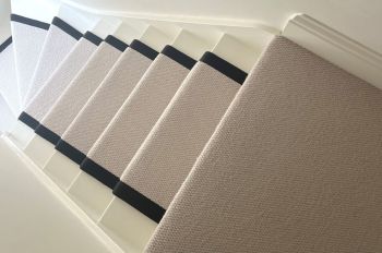 Tapi beige carpet stair runner